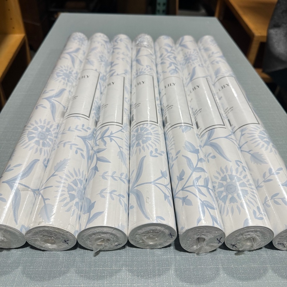 NEW Serena & Lily Sunflower Wallpaper-Hydrangea Blue
